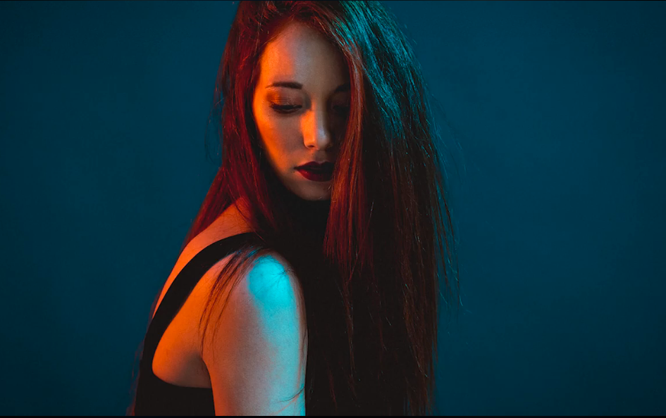 How Does French Photographer Romano Loris use Rogue Flash Modifiers?